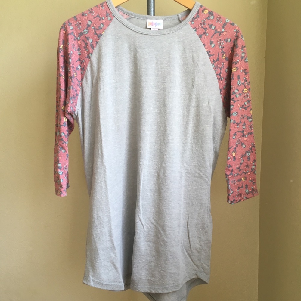 2/$15 ☀️ LulaRoe Randy Shirt Floral Sleeves